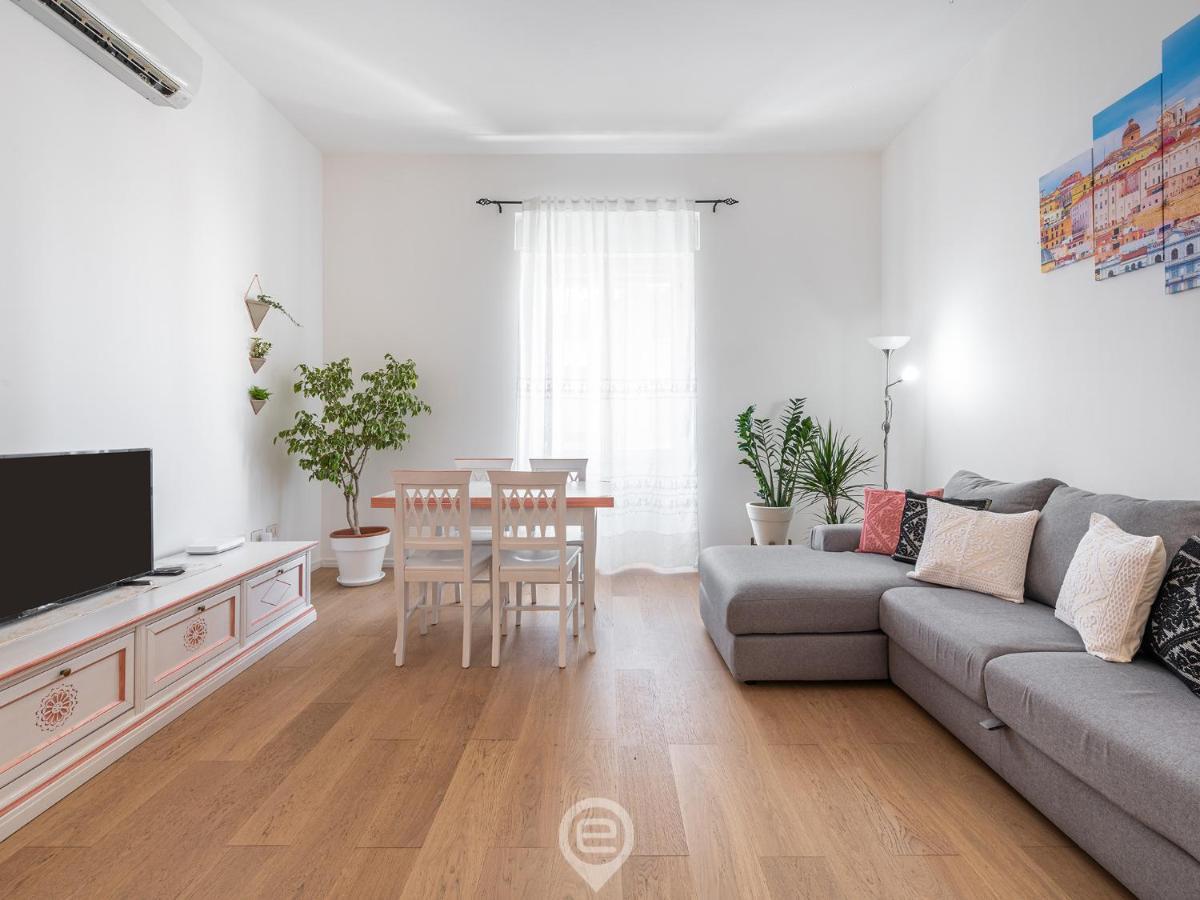 Ferienwohnung La Finestra Sul Corso Cagliari Exterior foto